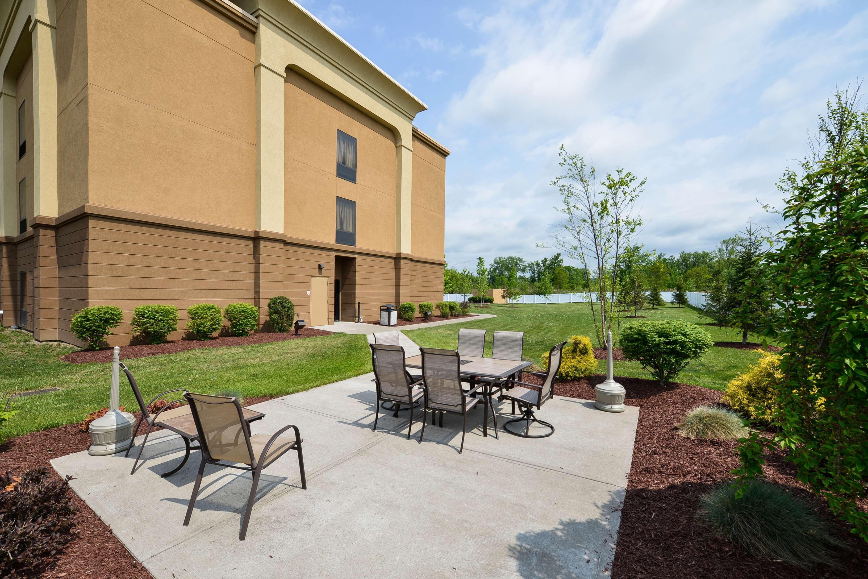 Hampton Inn Utica Eksteriør bilde
