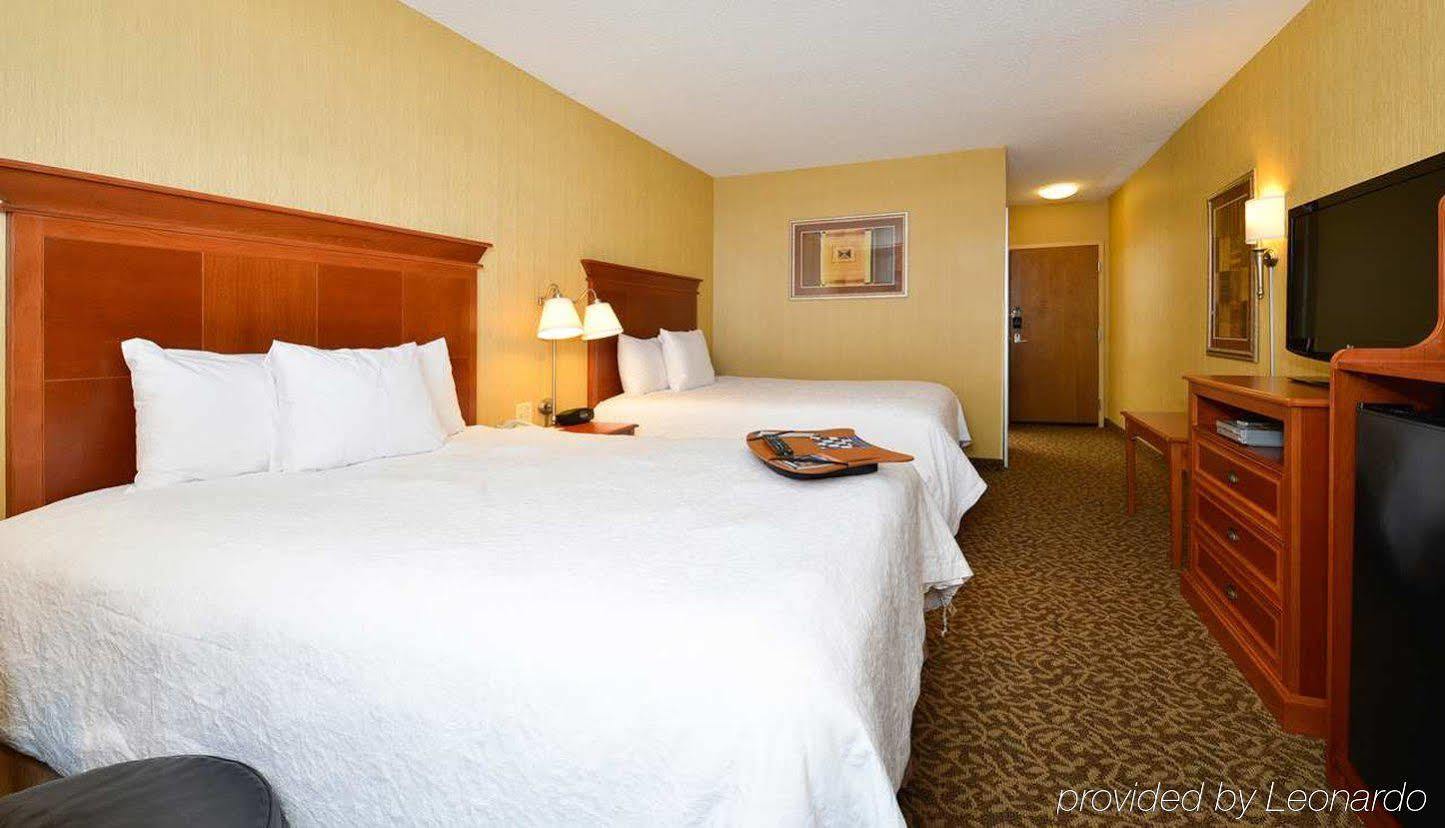 Hampton Inn Utica Eksteriør bilde