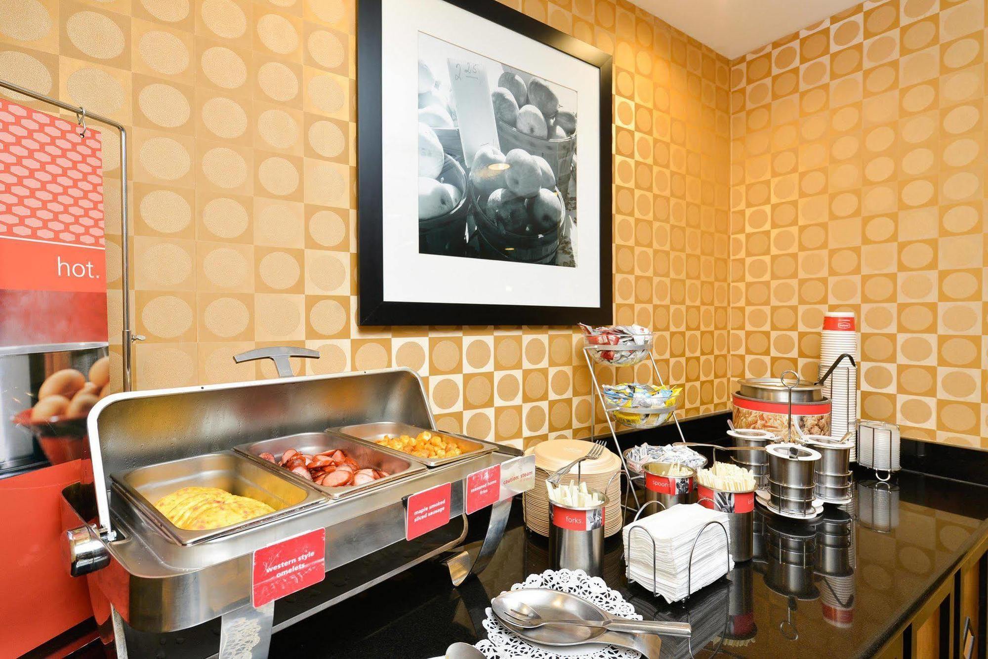 Hampton Inn Utica Eksteriør bilde